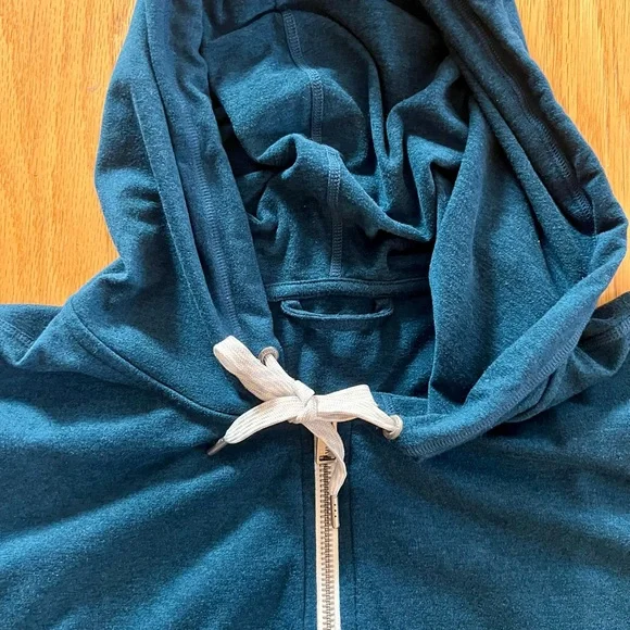 🌊Vuori Women’s Track Suit - Halo Perf Hoodie (L) and Performance Jogger (S) 👟 - Picture 4 of 6